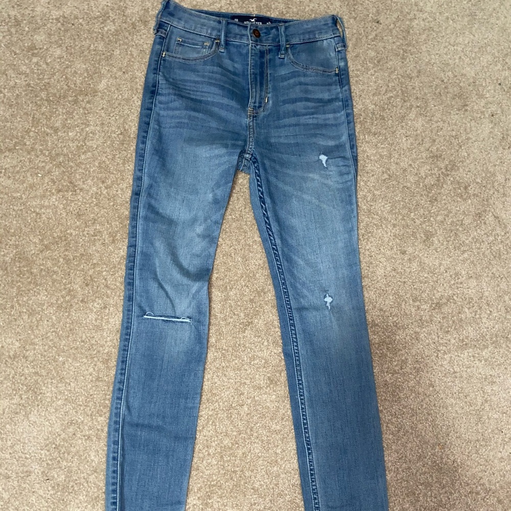 hollister jeans!